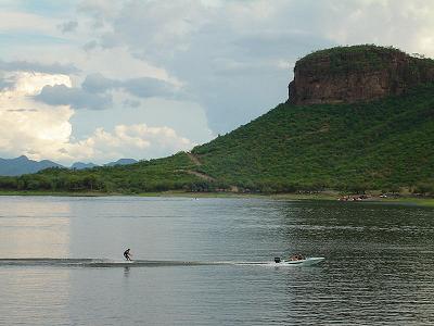 Presa del Oviachic “Alvaro Obregón”,
