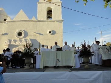 San Igancio se vistió de Fiesta con misa Concelebrada